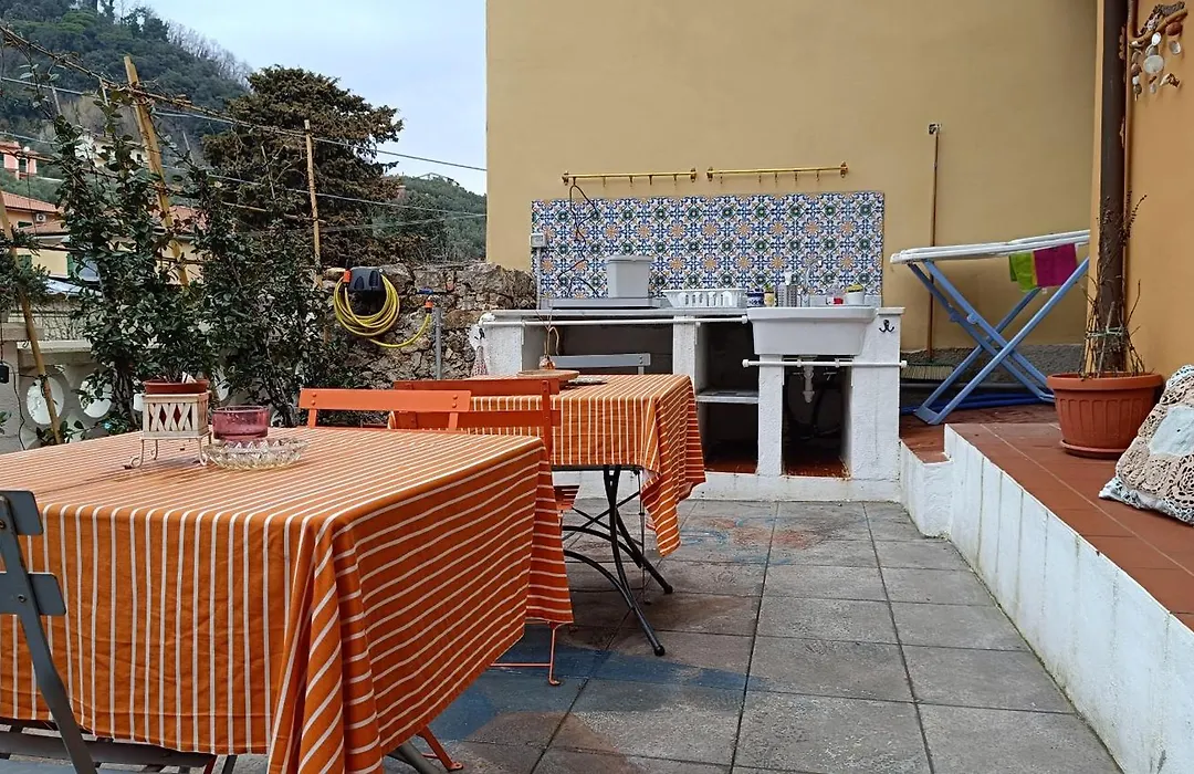 La Graziosa in Suite wifi parcheggio gratuito self check-in Zona Lerici Guercio-1